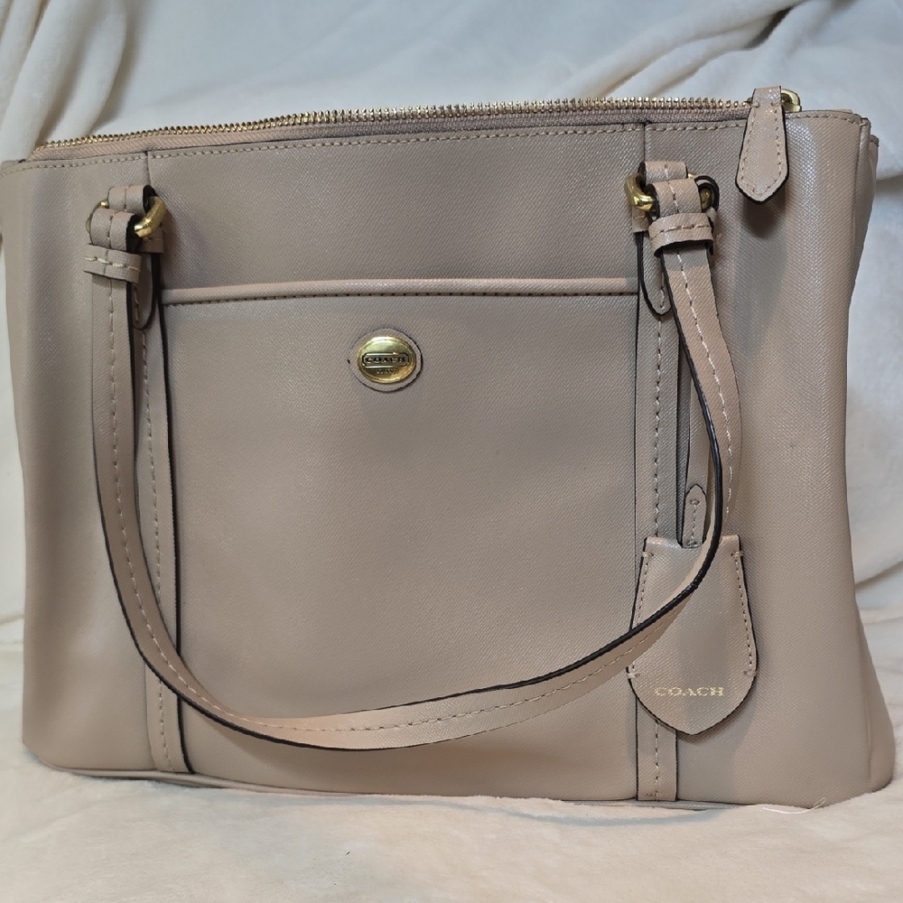 Coach Tan Leather Shoulder Bag with Gold Hardware